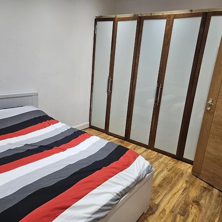 2 Bedroom Flat - Travel Direct To Heathrow/Central Londra Dış mekan fotoğraf