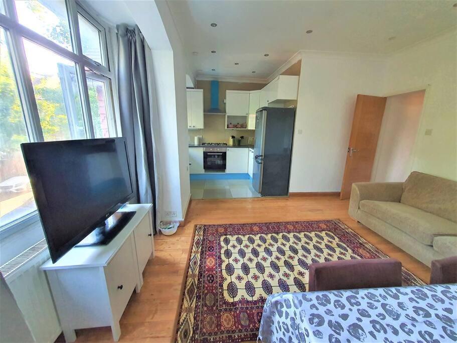 2 Bedroom Flat - Travel Direct To Heathrow/Central Londra Dış mekan fotoğraf